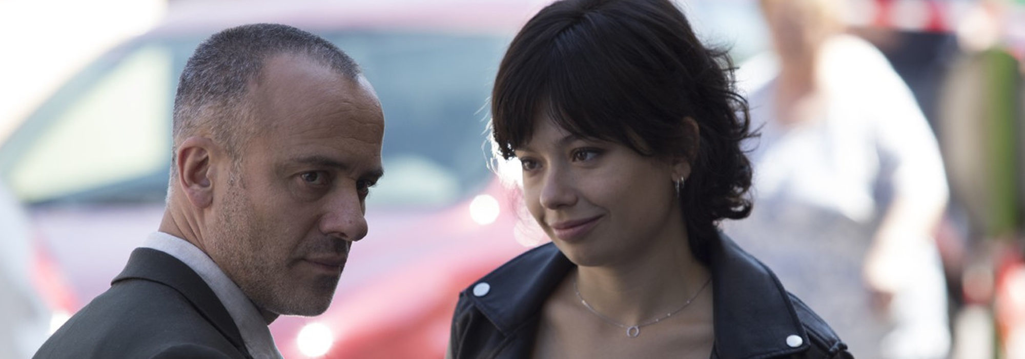 Javier Gutiérrez y Anna Castillo durante la primera temporada de 'Estoy Vivo'