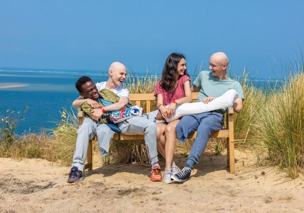 Les bracelets rouges