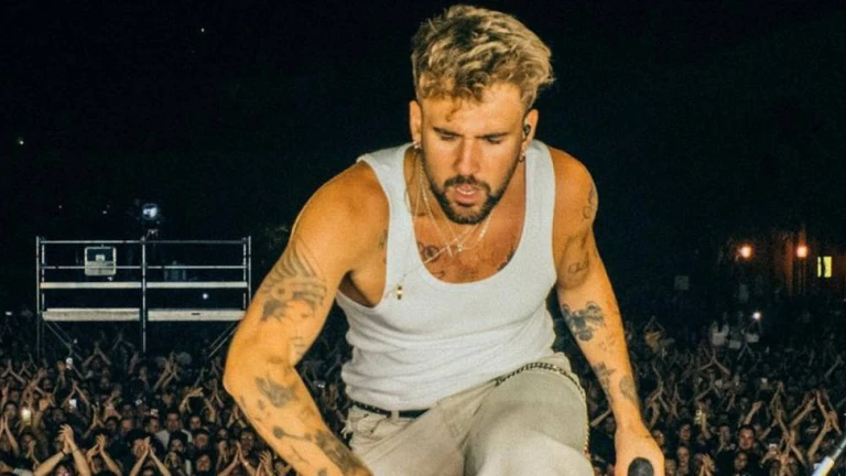 Dani Fernández en un concierto